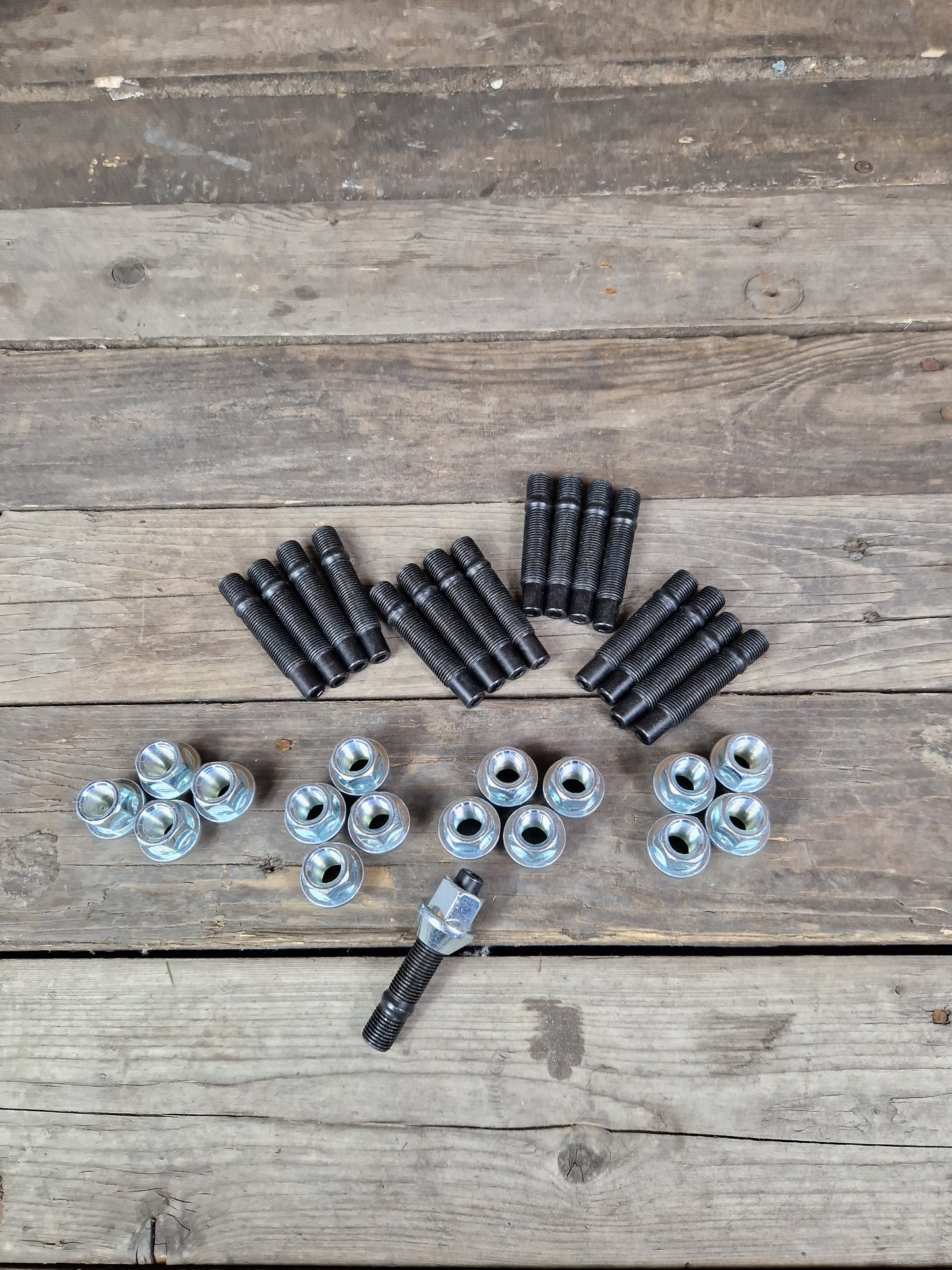 Wheel stud kit for PTC-cup cars Peugeot 107 / Citroen C1 / Toyota Aygo